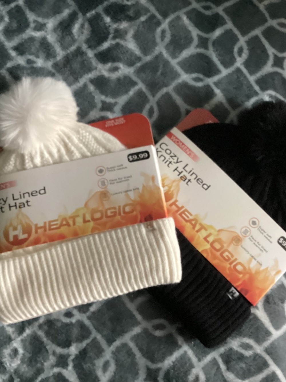 HeatLogic black & white women’s cozy lined knit hats bundle New